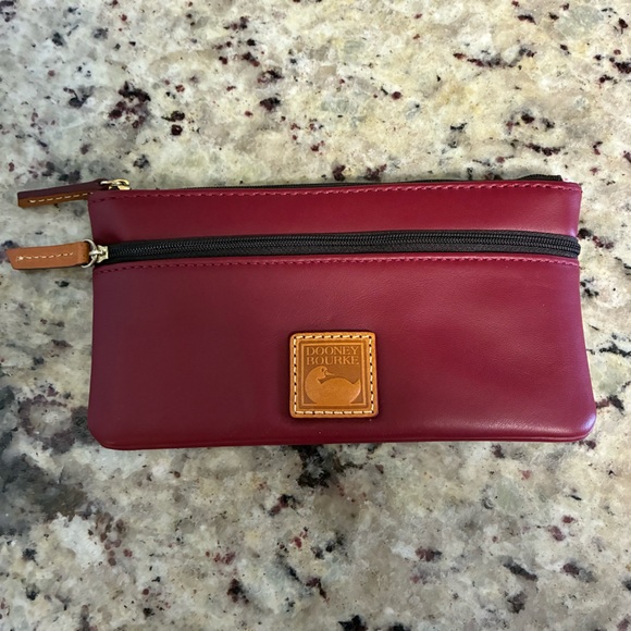 Dooney and Bourke red leather wallet - Picture 1 of 5